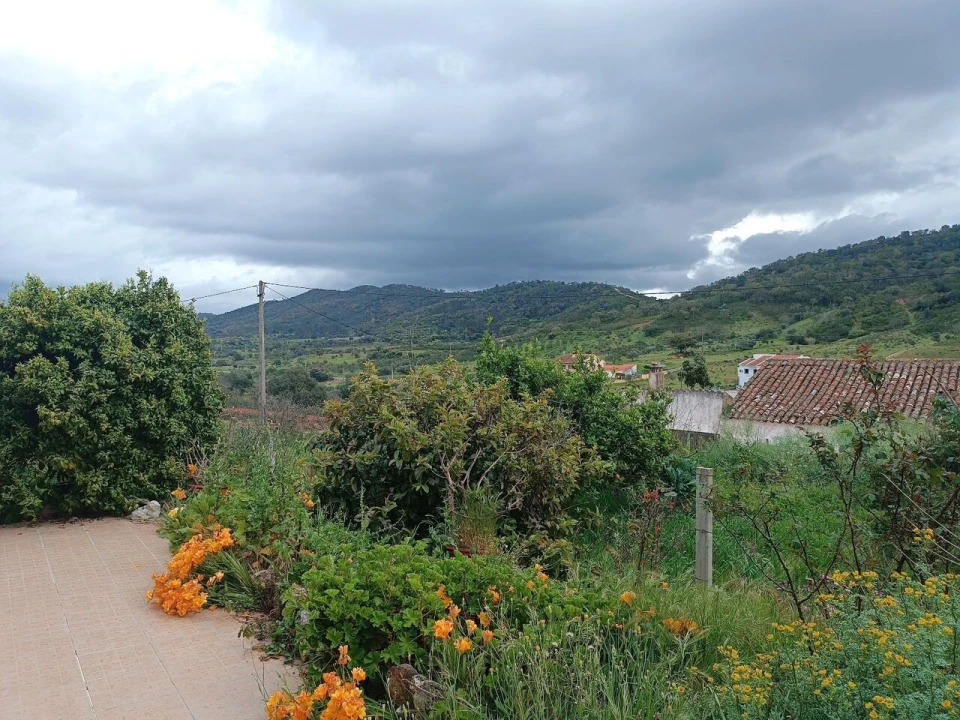 Moradia T3 para Venda em Alte Foto 18