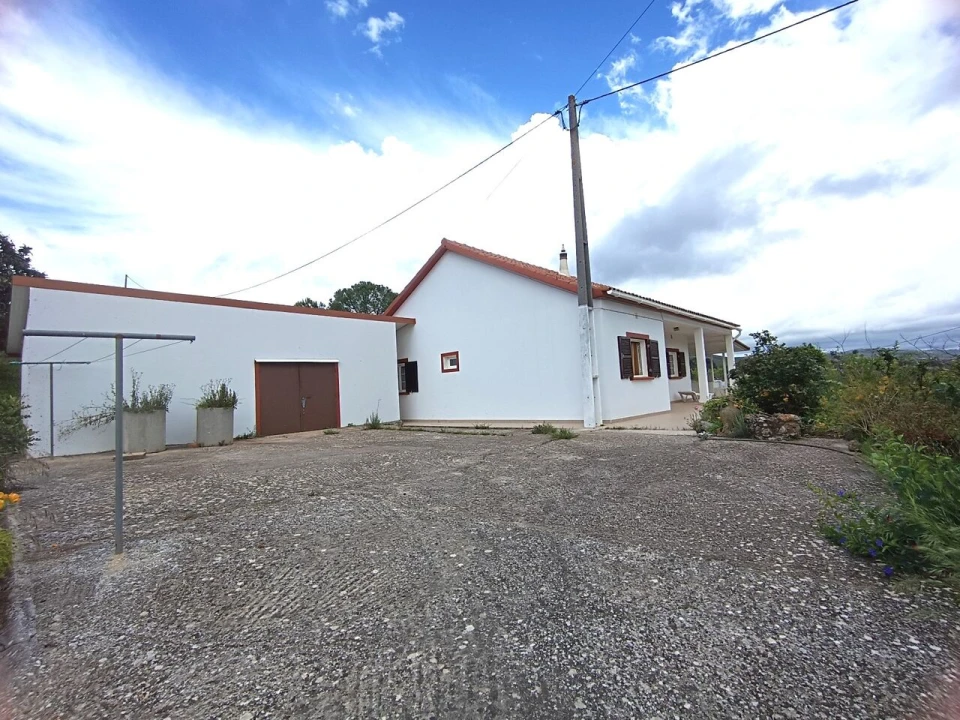 Moradia T3 para Venda em Alte Foto 24