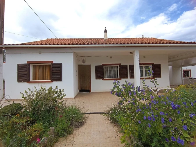 Moradia T3 para Venda em Alte Foto 3