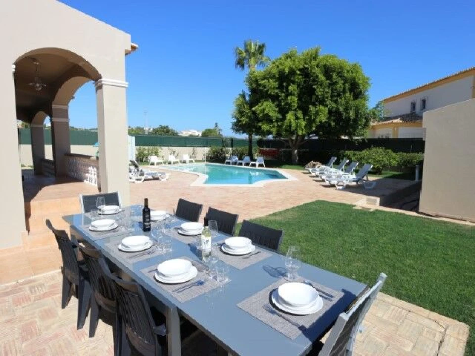 Moradia T4 para Venda em Guia Foto 5