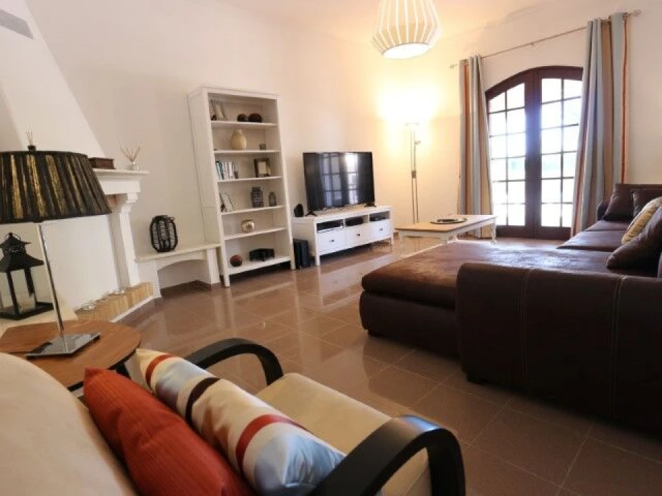 Moradia T4 para Venda em Guia Foto 12