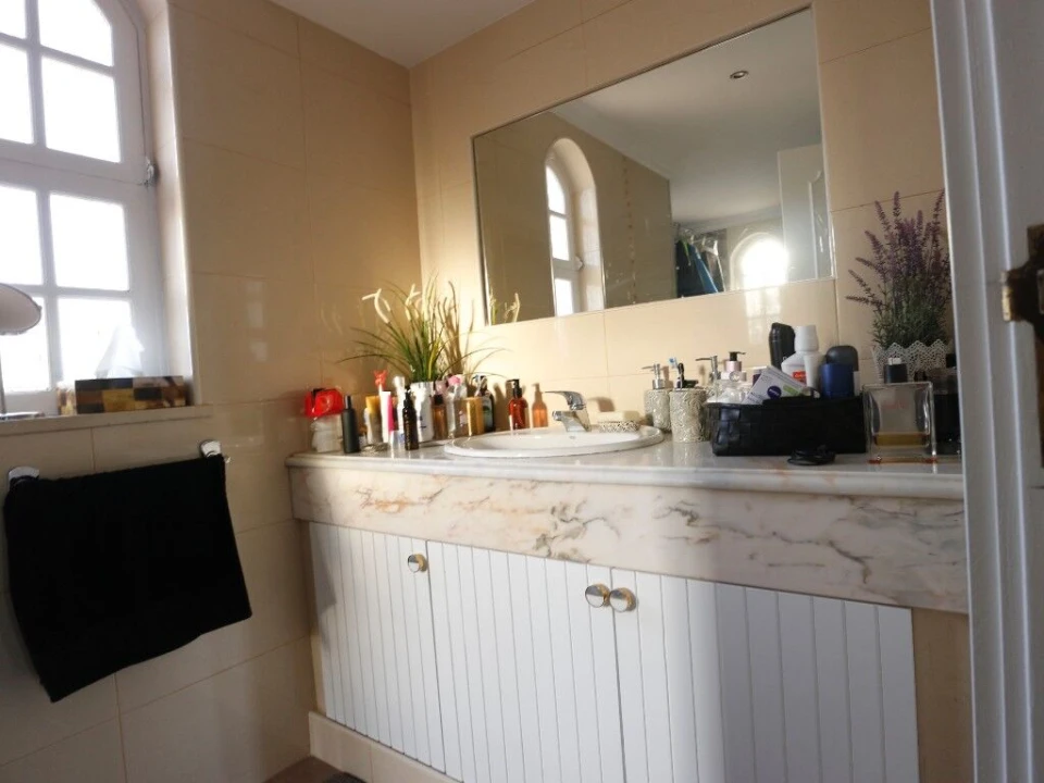 Moradia T4 para Venda em Guia Foto 24