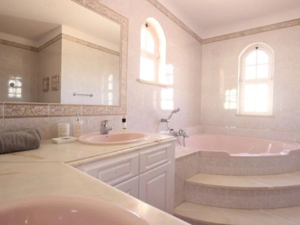 Moradia T4 para Venda em Guia Foto 29