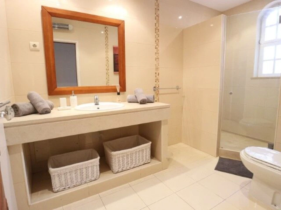 Moradia T4 para Venda em Guia Foto 31