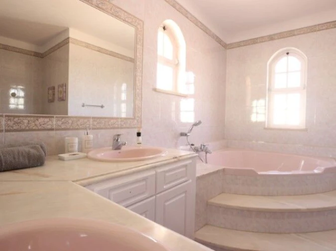 Moradia T4 para Venda em Guia Foto 29