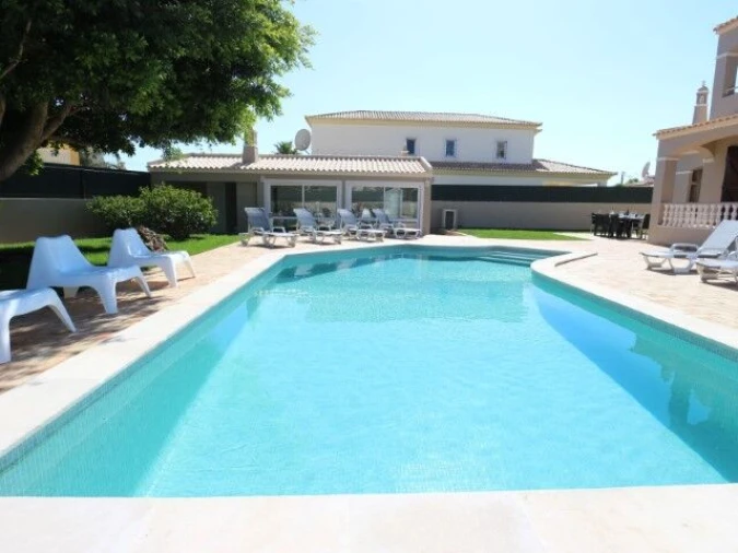 Moradia T4 para Venda em Guia Foto 35