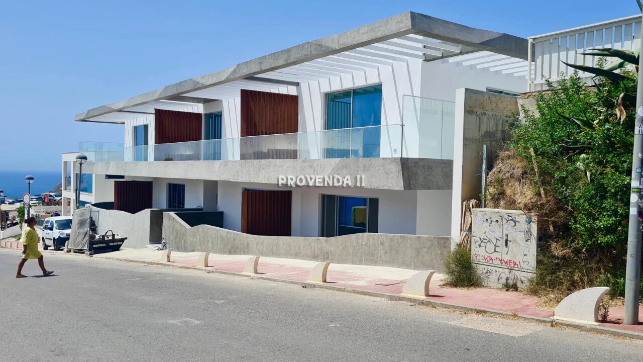 Apartamento T3 para Venda em Aljezur Foto 1