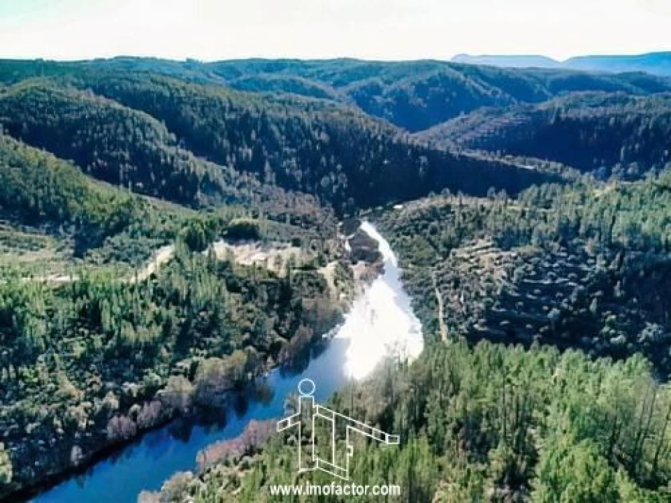 Terreno para Venda em Santo Andre das Tojeiras Foto 1