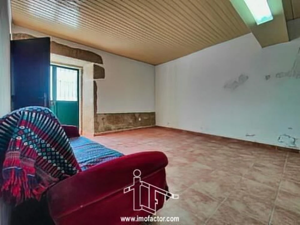 Moradia T3 para Venda em Alpedrinha Foto 6