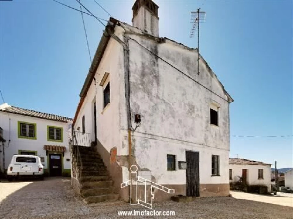 Moradia T2 para Venda em Sarzedas Foto 2