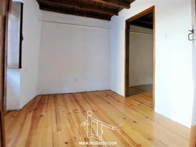 Moradia T3 para Venda em Fratel Foto 5