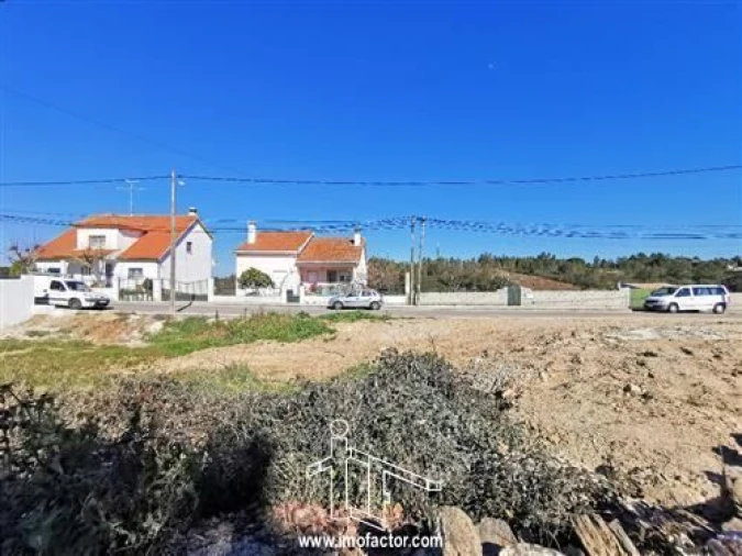 Terreno para Venda em Benquerenças Foto 4