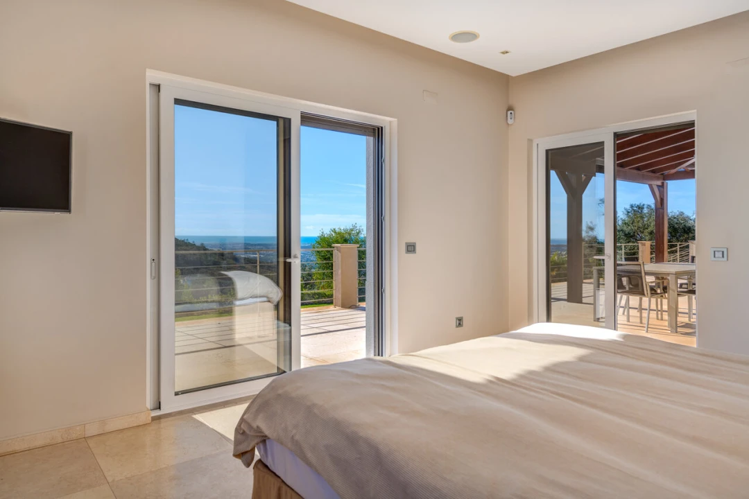 Moradia T5 para Venda em Santa Barbara de Nexe Foto 20