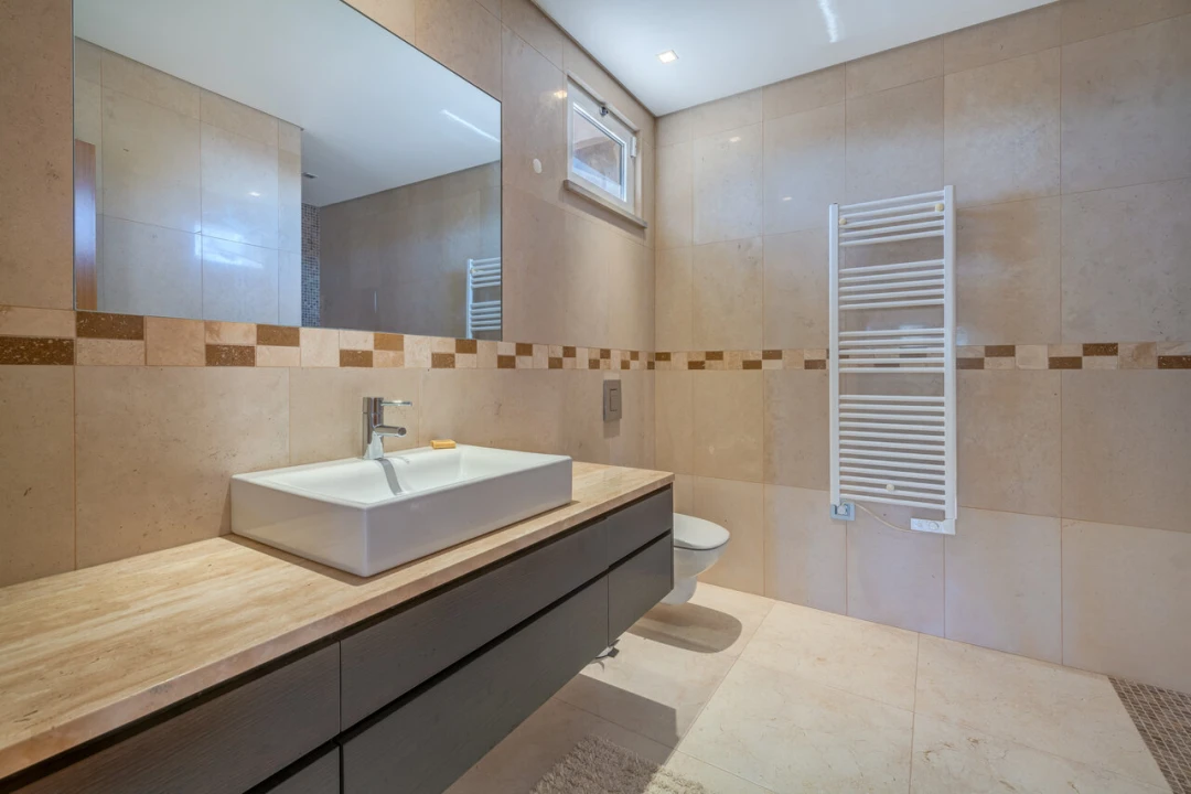 Moradia T5 para Venda em Santa Barbara de Nexe Foto 26