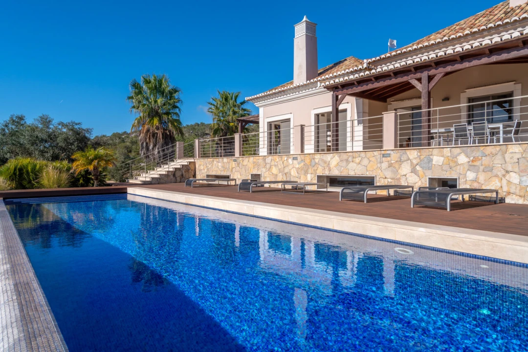 Moradia T5 para Venda em Santa Barbara de Nexe Foto 47