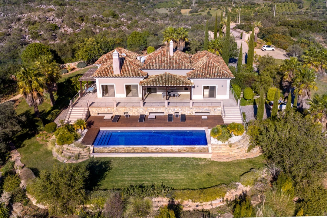 Moradia T5 para Venda em Santa Barbara de Nexe Foto 61