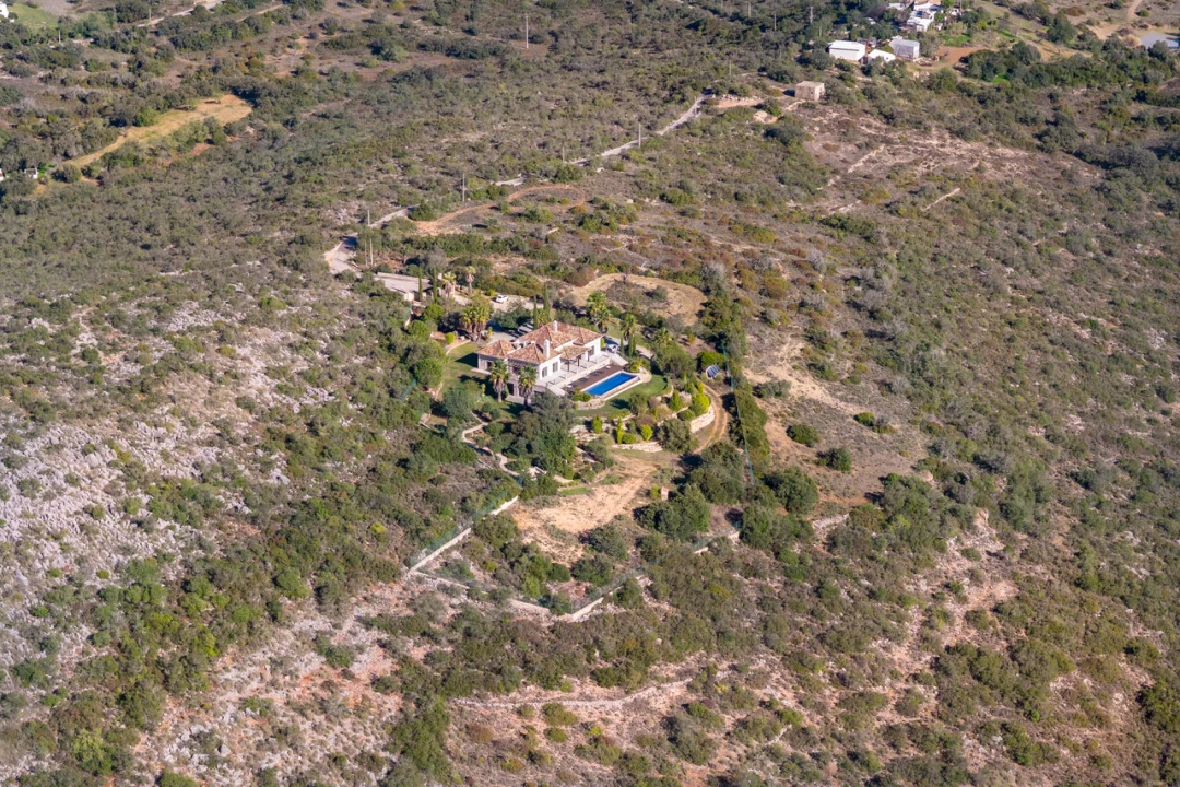 Moradia T5 para Venda em Santa Barbara de Nexe Foto 66