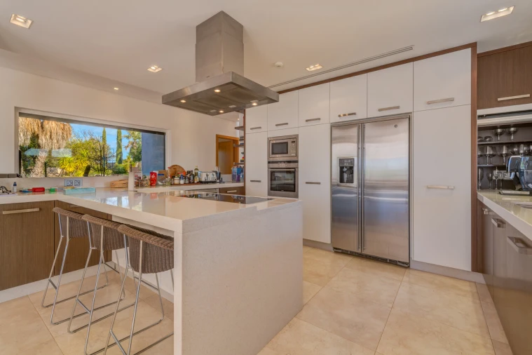 Moradia T5 para Venda em Santa Barbara de Nexe Foto 8