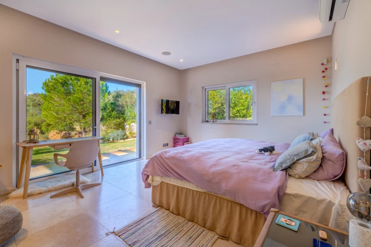 Moradia T5 para Venda em Santa Barbara de Nexe Foto 12