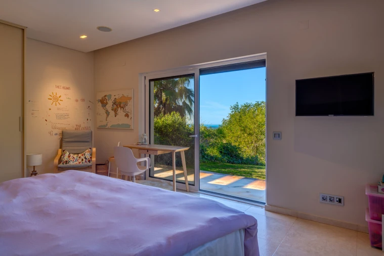 Moradia T5 para Venda em Santa Barbara de Nexe Foto 14