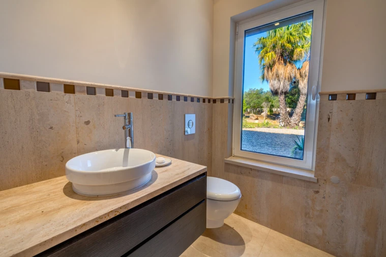 Moradia T5 para Venda em Santa Barbara de Nexe Foto 18