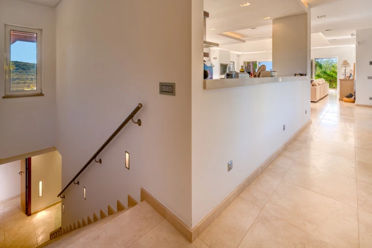 Moradia T5 para Venda em Santa Barbara de Nexe Foto 23