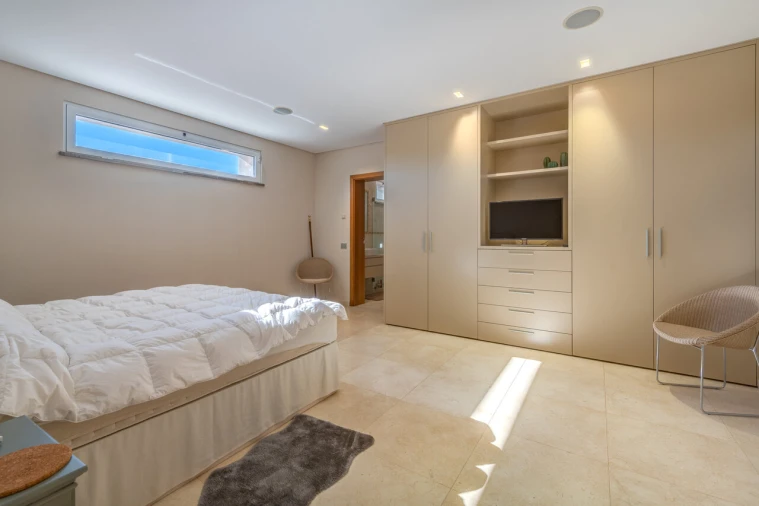 Moradia T5 para Venda em Santa Barbara de Nexe Foto 29