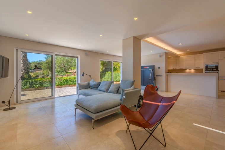 Moradia T5 para Venda em Santa Barbara de Nexe Foto 36