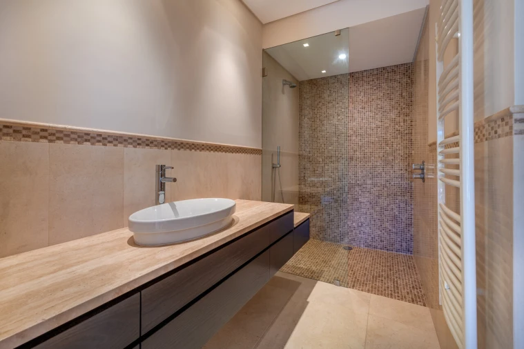 Moradia T5 para Venda em Santa Barbara de Nexe Foto 37