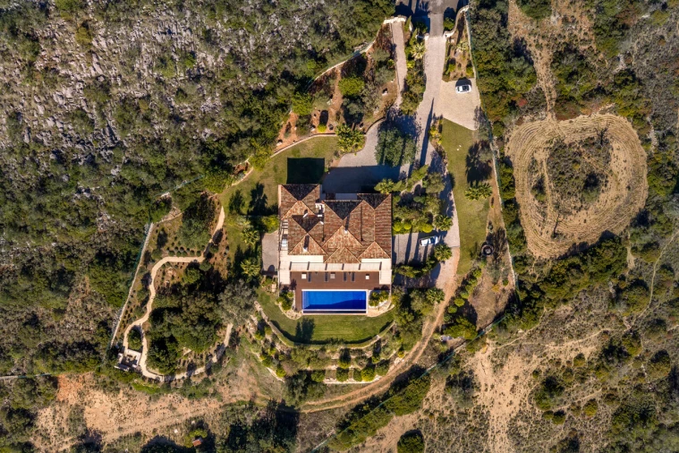 Moradia T5 para Venda em Santa Barbara de Nexe Foto 58