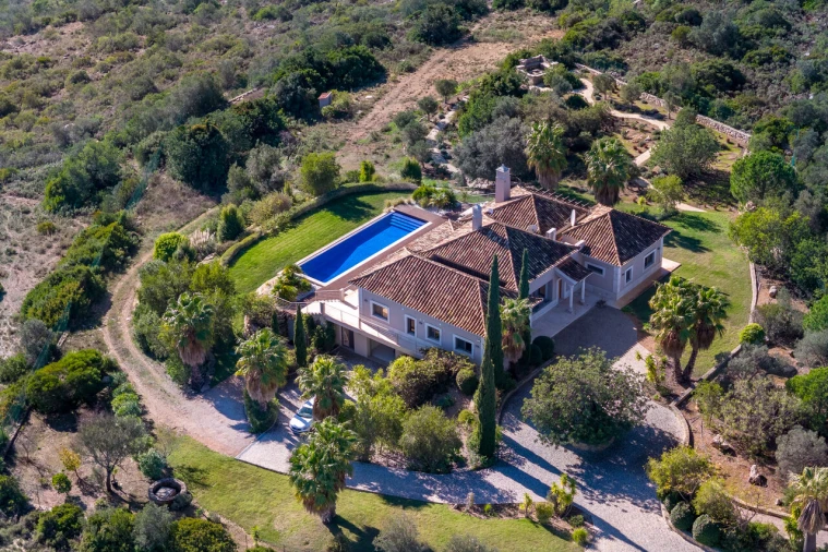 Moradia T5 para Venda em Santa Barbara de Nexe Foto 62