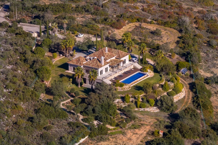 Moradia T5 para Venda em Santa Barbara de Nexe Foto 65