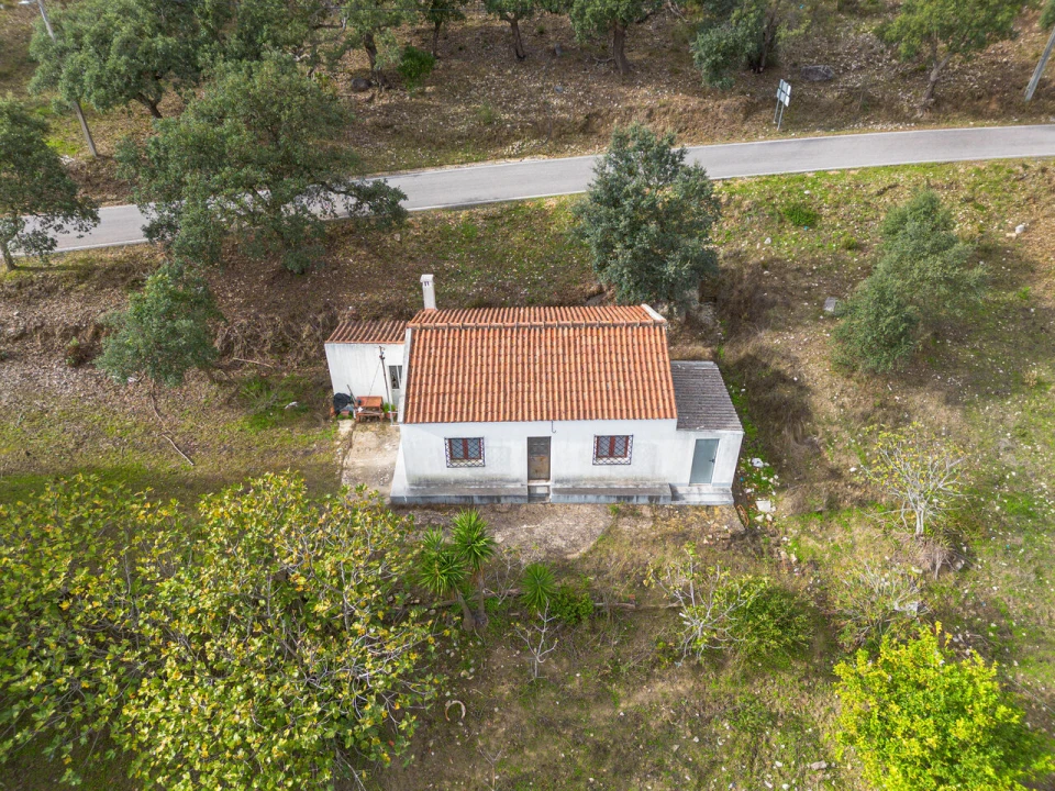 Quinta T0 para Venda em Monchique Foto 1
