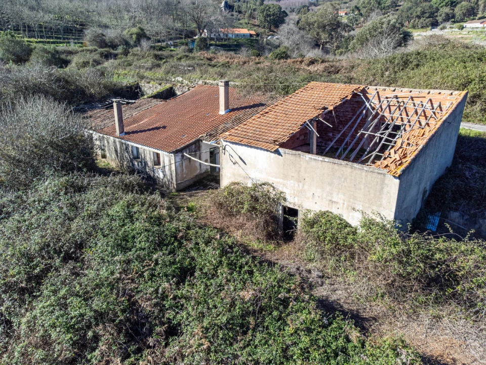 Quinta T0 para Venda em Monchique Foto 1