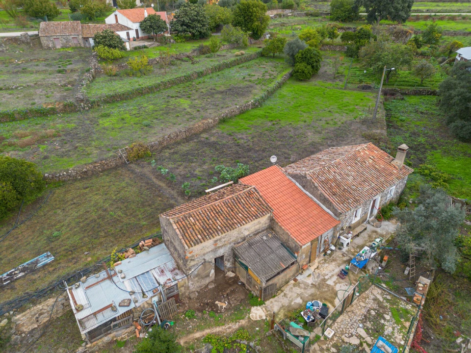 Quinta T0 para Venda em Monchique Foto 3