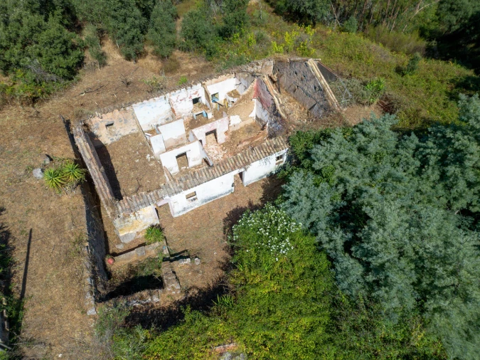 Quinta T0 para Venda em Monchique Foto 2