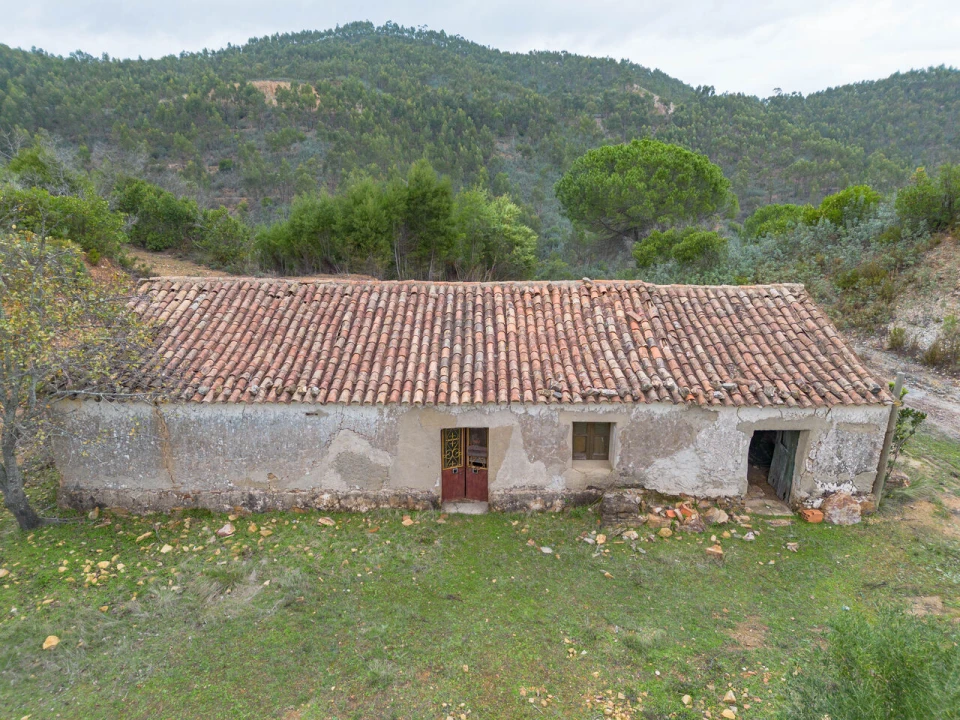 Quinta T0 para Venda em Monchique Foto 3
