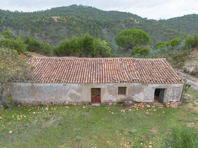 Quinta T0 para Venda em Monchique Foto 3