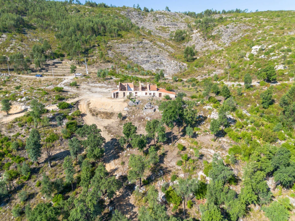 Quinta T0 para Venda em Monchique Foto 24