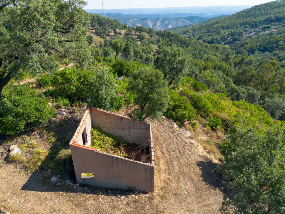 Quinta T0 para Venda em Monchique Foto 15