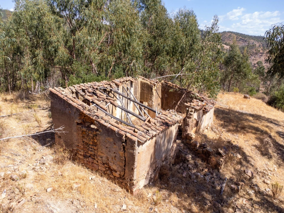 Quinta T0 para Venda em Monchique Foto 3