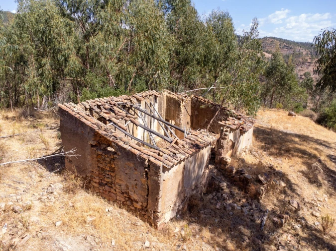 Quinta T0 para Venda em Monchique Foto 3