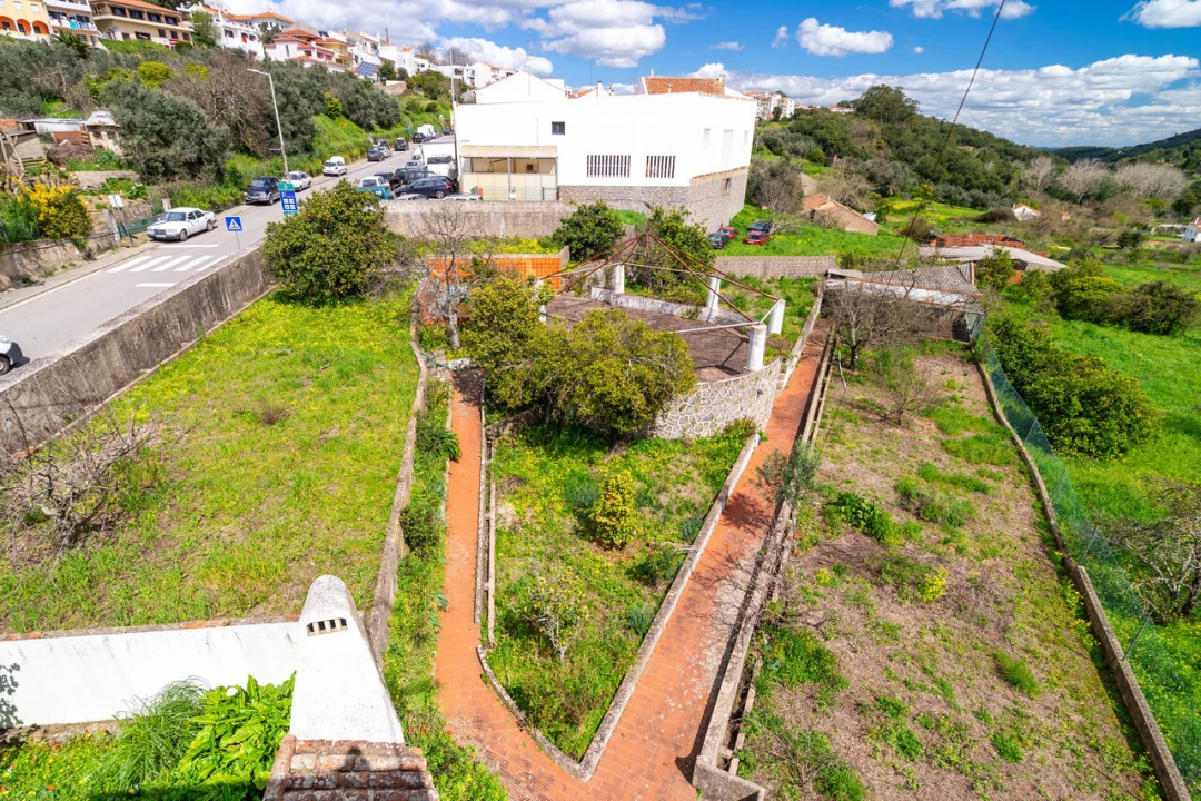 Moradia T4 para Venda em Monchique Foto 3