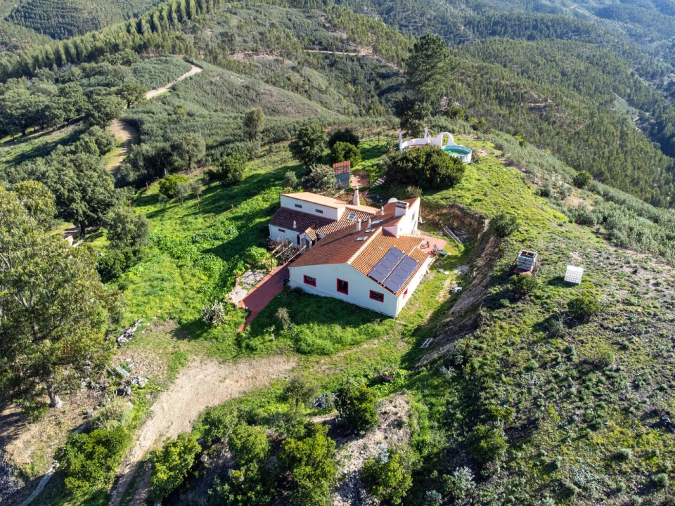 Quinta T4 para Venda em Monchique Foto 6