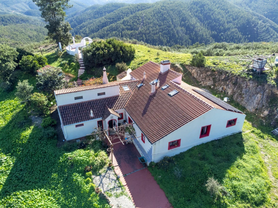 Quinta T4 para Venda em Monchique Foto 3