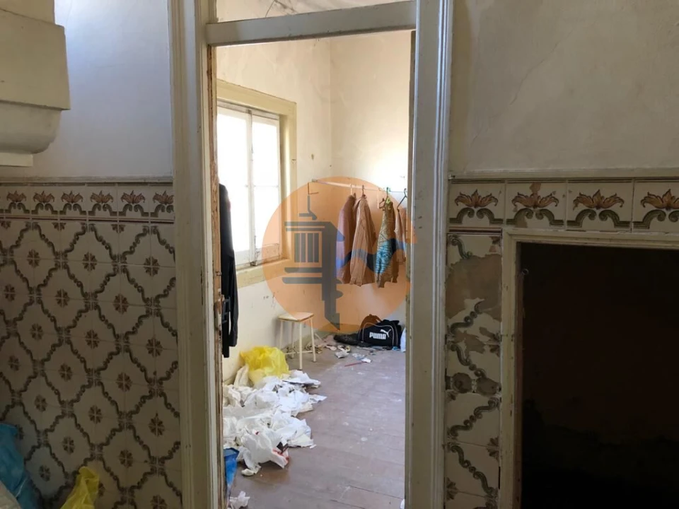 Prédio para Venda em Santa Maria Maior Foto 11
