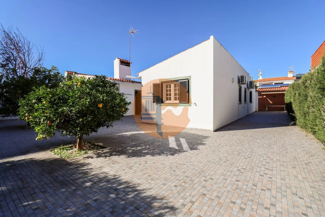 Moradia T4 para Venda em Monte Gordo Foto 32