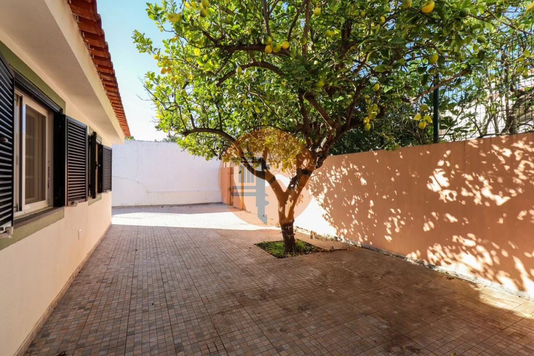 Moradia T4 para Venda em Monte Gordo Foto 37