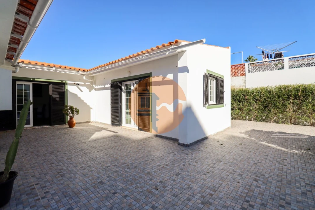 Moradia T4 para Venda em Monte Gordo Foto 15