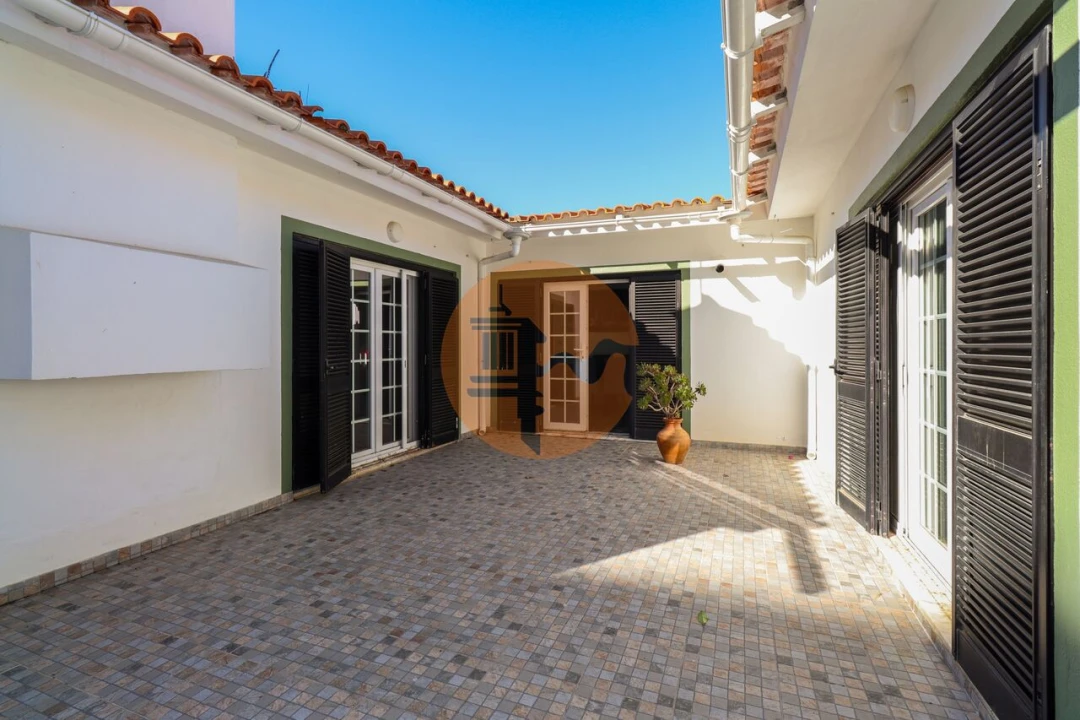 Moradia T4 para Venda em Monte Gordo Foto 8